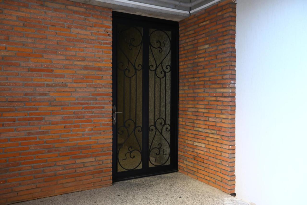 Appartamento Brick House II Tbilisi Esterno foto